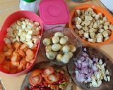 Foto langkah ke 1 dari resep Tumis Janten, Tahu, Telur Puyuh, Pentol dan Wortel.
