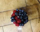 A picture of step 2 of Berry smoothie bowl.