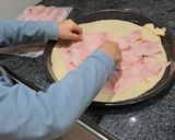 Foto del paso 3 de la receta: Tarta de jamón y queso con chicos