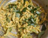 A picture of step 3 of Hariyali fritters.