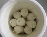 Hình bước làm 2 của món Sữa chua mềm dẻo phiên bản ủ khô