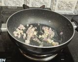 A picture of step 5 of Cheesy veg discs.