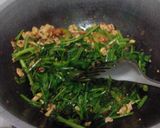 Foto langkah ke 3 dari resep Cah Kangkung Balacan.