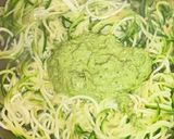 Foto del paso 10 de la receta: ZUCCHINI SPAGHETTI CON PESTO DE AGUACATE 🥑 🇮🇹 / Keto/Lowcarb/