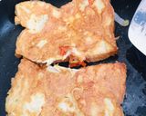A picture of step 4 of Fried egg cheese bread by chef maryumms cuisine🌸.