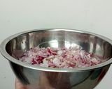 Foto langkah ke 2 dari resep Bawang Goreng Gurih Renyah.