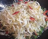 Foto langkah ke 4 dari resep Tumis Tauge Kacang Panjang with Ikan asin.