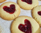 Foto del paso 6 de la receta: Galletitas con corazón dulce 💟