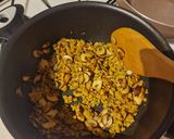 عکس مرحله 3 از دستور پلو مخلوط قارچ و گوشت 🍄🍚