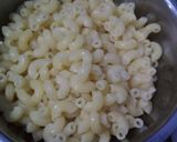 Foto langkah ke 1 dari resep Mac and cheese sederhana.