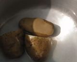पूरी-आलू की रस वाली सब्जी (Poori and Rasedar Aloo Sabzi Recipe in Hindi) रेसिपी चरण 1 फोटो