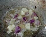 Foto langkah ke 2 dari resep Telur Ceplok Saus Kecap Pedas.