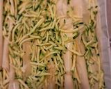Foto del passaggio 2 della ricetta Pasta fillo con zucchine e stracchino