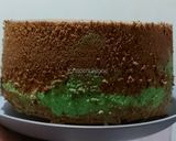 Foto langkah ke 10 dari resep Chocolate Pandan Chiffon Cake.