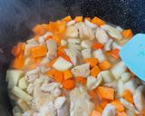 A picture of step 5 of Japanese Curry with Chicken.