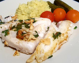 Foto del paso 3 de la receta: Merluza a la plancha con perejil y ajo