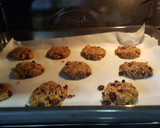 Foto del paso 3 de la receta: Galletas de chocolate, avena, y arándanos sin mantequilla