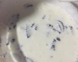 A picture of step 3 of Oreo ice cream without crystal.
