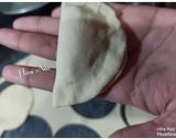 A picture of step 7 of Jau Gok Peanut Puff Dumpling.