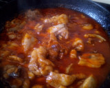 Foto del paso 2 de la receta: Pollo troceado agridulce con láminas fritas de plátano verde