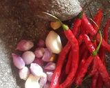 Foto langkah ke 2 dari resep #66 Ayam Suwir Bumbu Bali.