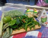 Foto langkah ke 2 dari resep Sayur ayam pedas kuah soto segar bumbu simple.