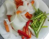 A picture of step 4 of Chicken with Cashew Nuts.