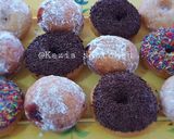 A picture of step 5 of Donut Kentang (Potato donuts).