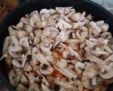 Gombapörkölt tejfölösen, szalonnásan recept fázis 3 fotója