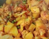 आलू मटर गोभी (Aloo matar gobhi recipe in hindi) रेसिपी चरण 3 फोटो