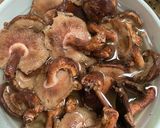Hình bước làm 1 của món Thịt ngan canh nấm hương