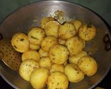 A picture of step 5 of Semolina balls.