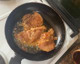 A picture of step 9 of Tomato mozzarella chicken 😋😋.