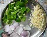 प्राॅन्झ चिली मिली स्टार्टर (Prawns Chilli Milli Starter Recipe In Marathi) रेसिपी स्टेप 2 फोटो 