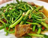 รูปขั้นตอนการทำที่ 3 ของ กระเฉดหมูกรอบน้ำมันหอย #กินผักรักสุขภาพ 1