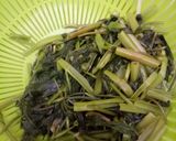 Foto langkah ke 1 dari resep Kangkung Sambal Asam.