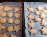 Foto del passaggio 2 della ricetta Frollini al limone natalizi