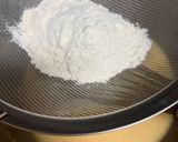 Foto del paso 4 de la receta El bizcocho de yogur como el de mi madre