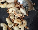 नाचनी लड्डू - प्रोटीन कैल्शियम आयरन से भरपूर विंटर स्पेशल लड्डू - रागी के पौष्टिक लड्डू (Laddoo of Finger Millet) रेसिपी चरण 3 फोटो