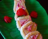 A picture of step 6 of Strawberry cream cheese roll.