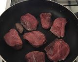 Foto del paso 2 de la receta: Lomo de res en salsa de vino y mora