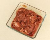 Foto langkah ke 1 dari resep Sup Tomat Daging Iris Devina Hermawan.