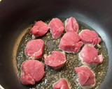 Foto del paso 1 de la receta: Solomillo de cerdo en salsa