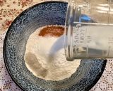 Muffin tönkölybúza fehérlisztből piros bogyós gyümölcsökkel és szósszal recept fázis 2 fotója