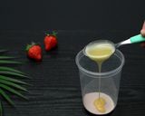 Foto langkah ke 1 dari resep Pop Ice Smoothies Tanpa Blender.