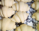 A picture of step 3 of Doughnut in croissant shape.