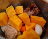 Foto del paso 4 de la receta Caldo de pollo y chorizo