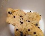 Foto langkah ke 1 dari resep Chocochips Biscuit 3 Bahan.