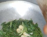 Foto langkah ke 4 dari resep Cah kangkung saus tiram kombinasi dengan telur puyuh.