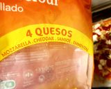 Foto del paso 3 de la receta: Pizza de mermelada de pimiento rojo asado y 6 quesos